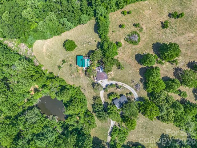 255 & 257 Crescent Street, Saluda, NC 28773