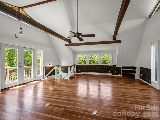 255 & 257 Crescent Street, Saluda, NC 28773