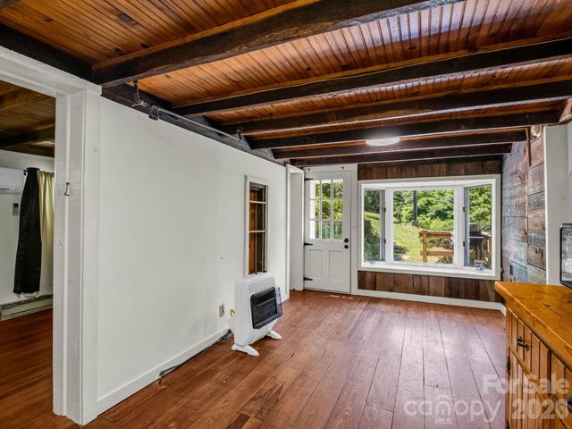 255 & 257 Crescent Street, Saluda, NC 28773