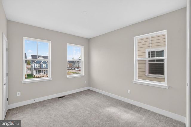 504 WILLOWSHIRE ST, Middle River, MD 21220