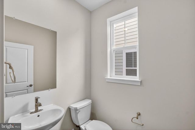 504 WILLOWSHIRE ST, Middle River, MD 21220