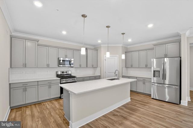 504 WILLOWSHIRE ST, Middle River, MD 21220