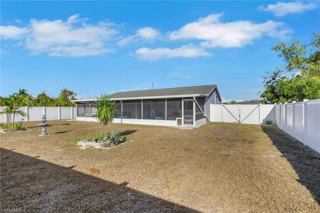 3208 NW 2nd PL, Cape Coral, FL 33993