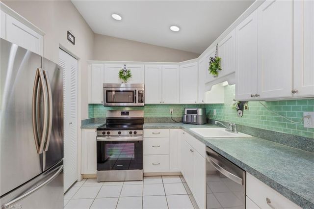 3208 NW 2nd PL, Cape Coral, FL 33993