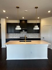 4014 Riardo DR, Round Rock, TX 78665