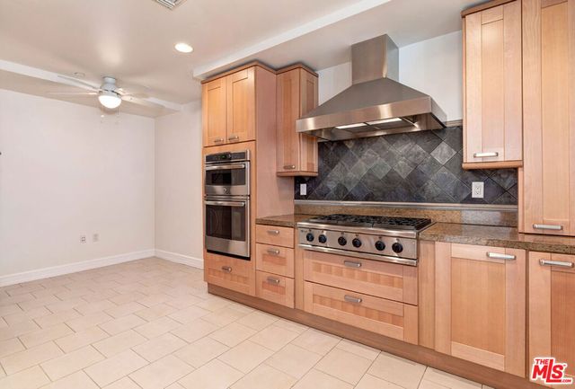 411 N Oakhurst Drive 404, Beverly Hills, CA 90210