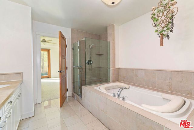 411 N Oakhurst Drive 404, Beverly Hills, CA 90210