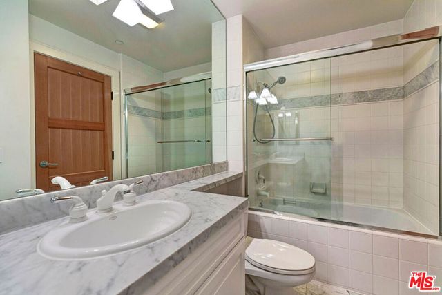 411 N Oakhurst Drive 404, Beverly Hills, CA 90210