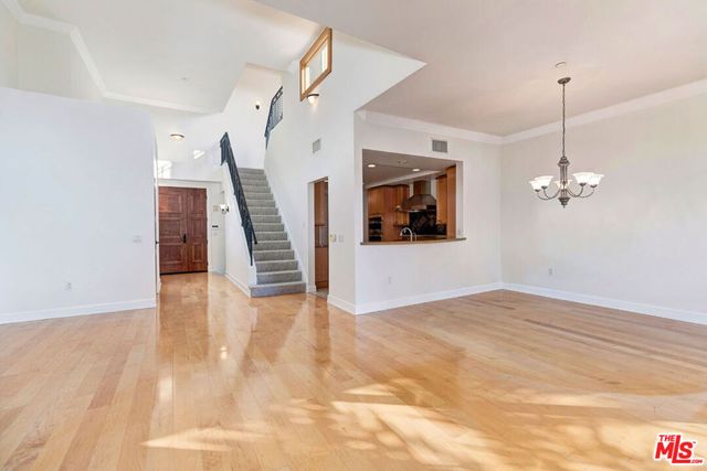 411 N Oakhurst Drive 404, Beverly Hills, CA 90210