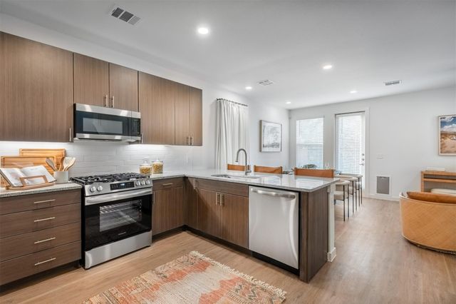 3901 James Pitts Drive 23-3516, Mckinney, TX 75071