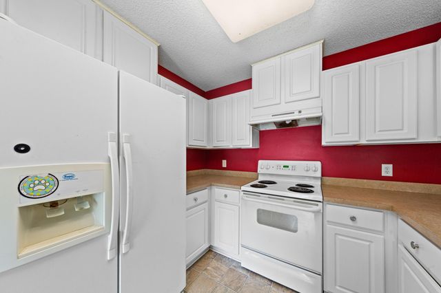 4991 Bluff Heights Trail SE, Prior Lake, MN 55372