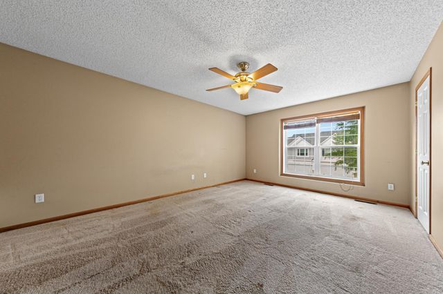 4991 Bluff Heights Trail SE, Prior Lake, MN 55372