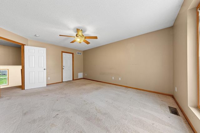 4991 Bluff Heights Trail SE, Prior Lake, MN 55372