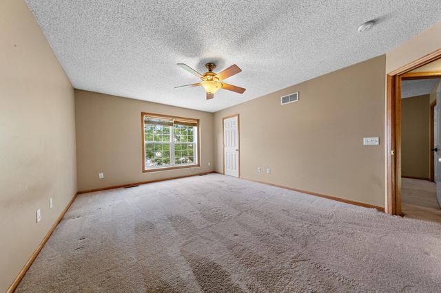 4991 Bluff Heights Trail SE, Prior Lake, MN 55372