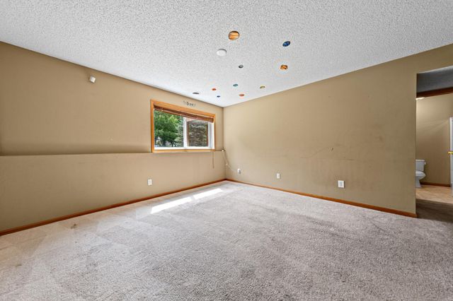 4991 Bluff Heights Trail SE, Prior Lake, MN 55372