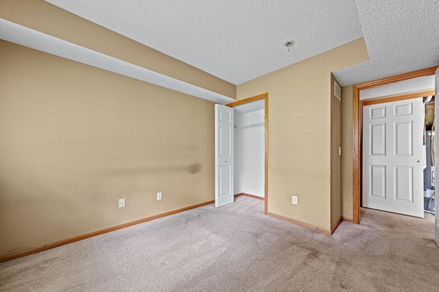 4991 Bluff Heights Trail SE, Prior Lake, MN 55372