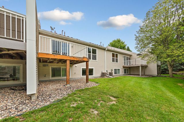 4991 Bluff Heights Trail SE, Prior Lake, MN 55372