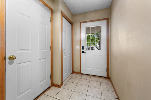 4991 Bluff Heights Trail SE, Prior Lake, MN 55372