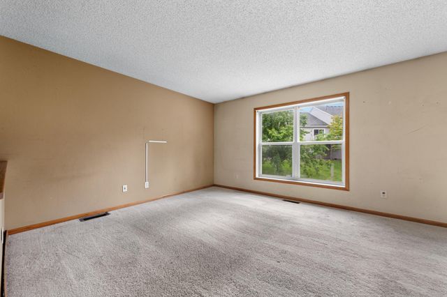 4991 Bluff Heights Trail SE, Prior Lake, MN 55372