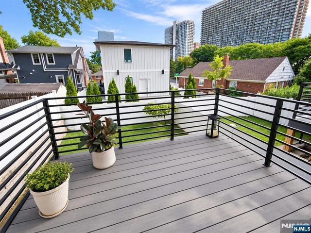 211 Slocum Way A, Fort Lee, NJ 07024