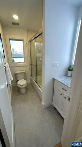 211 Slocum Way A, Fort Lee, NJ 07024