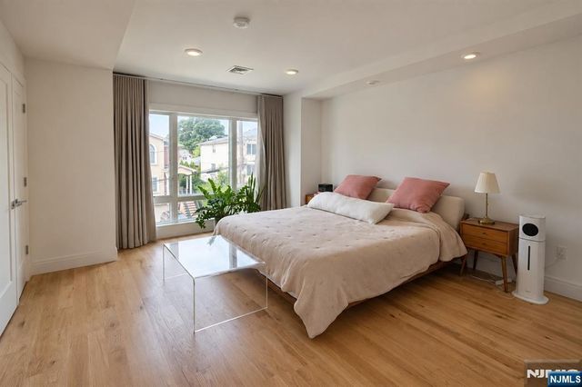211 Slocum Way A, Fort Lee, NJ 07024