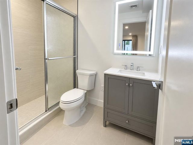 211 Slocum Way A, Fort Lee, NJ 07024