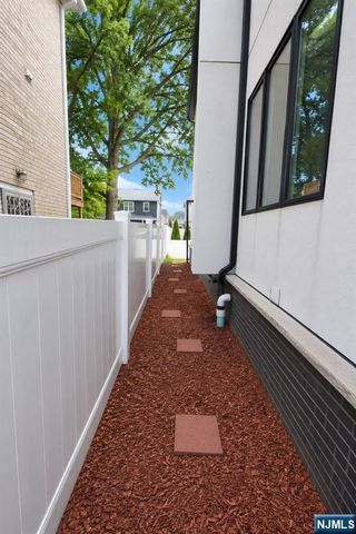 211 Slocum Way A, Fort Lee, NJ 07024