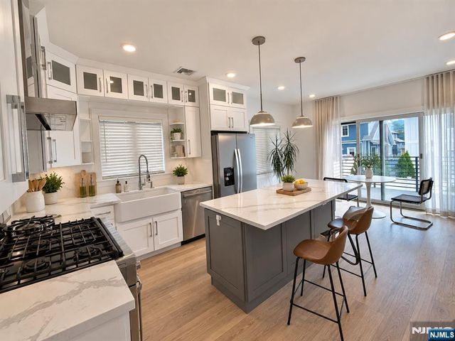 211 Slocum Way A, Fort Lee, NJ 07024
