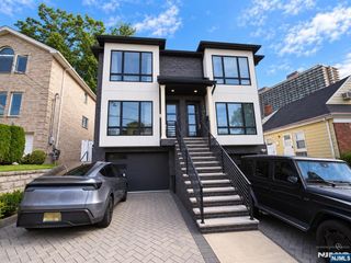 211 Slocum Way A, Fort Lee, NJ 07024