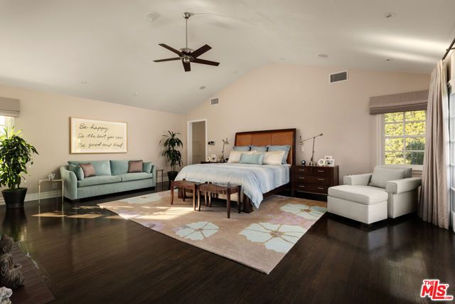 360 S Anita Avenue, Los Angeles, CA 90049