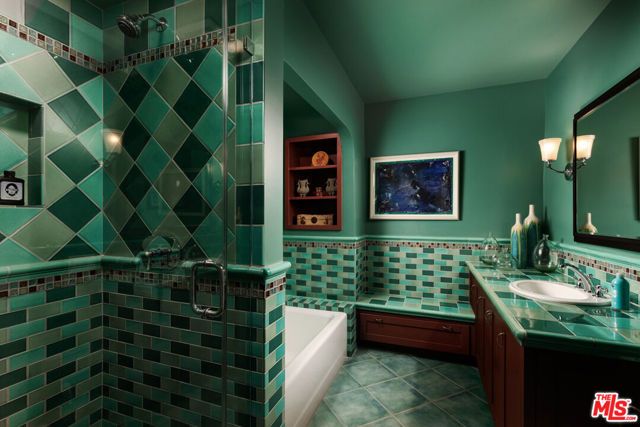 360 S Anita Avenue, Los Angeles, CA 90049