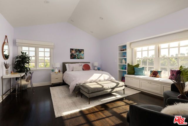 360 S Anita Avenue, Los Angeles, CA 90049