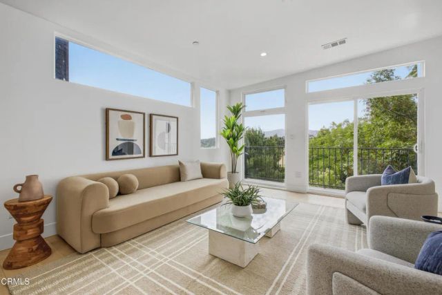 2409 Yorkshire Drive, Los Angeles, CA 90065