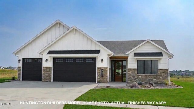 4627 Silbernagel Drive, Bismarck, ND 58503