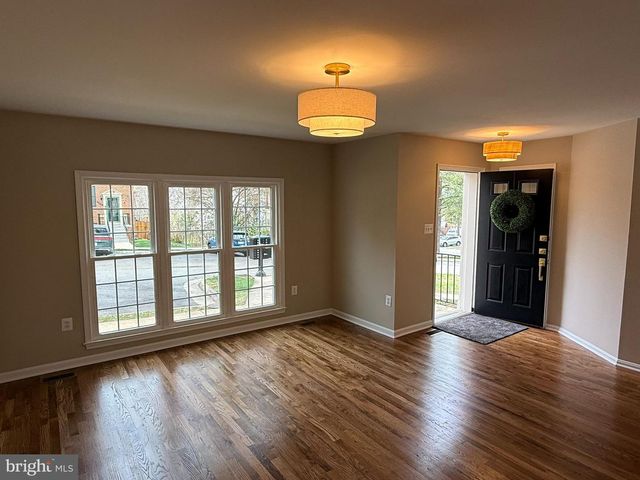 7753 SHOOTINGSTAR DR, Springfield, VA 22152