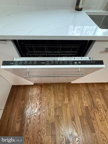 7753 SHOOTINGSTAR DR, Springfield, VA 22152