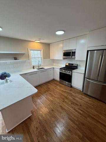 7753 SHOOTINGSTAR DR, Springfield, VA 22152