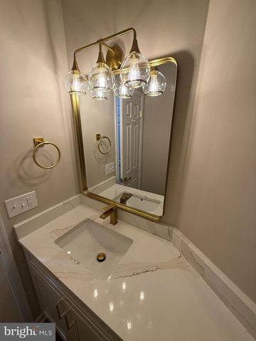 7753 SHOOTINGSTAR DR, Springfield, VA 22152