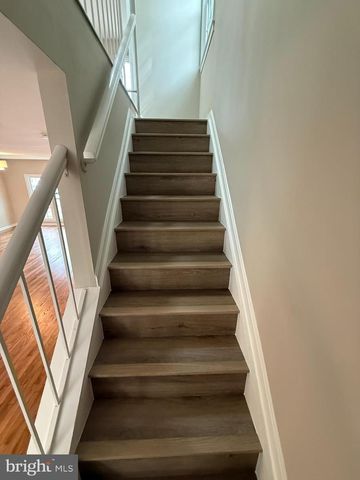 7753 SHOOTINGSTAR DR, Springfield, VA 22152