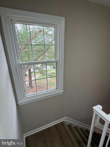 7753 SHOOTINGSTAR DR, Springfield, VA 22152