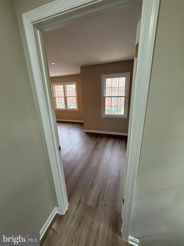 7753 SHOOTINGSTAR DR, Springfield, VA 22152