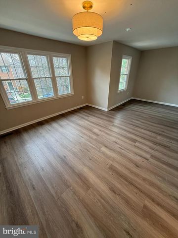 7753 SHOOTINGSTAR DR, Springfield, VA 22152