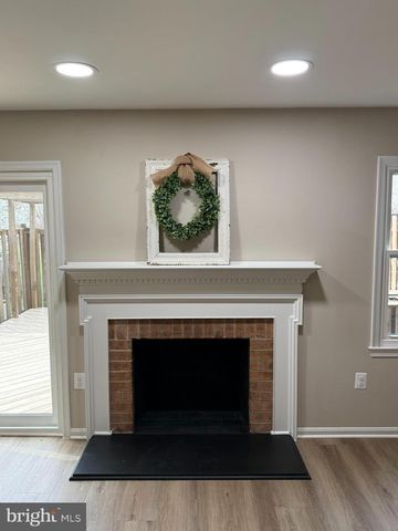 7753 SHOOTINGSTAR DR, Springfield, VA 22152