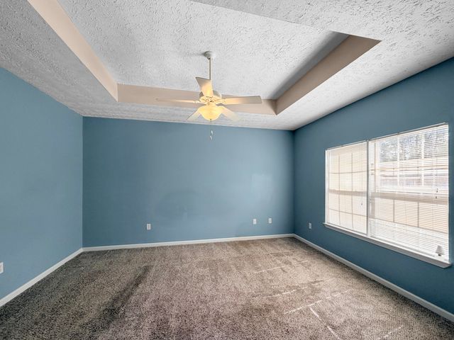 2490 S Lakeview Drive, Crestview, FL 32536