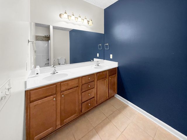 2490 S Lakeview Drive, Crestview, FL 32536