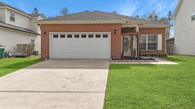 2490 S Lakeview Drive, Crestview, FL 32536