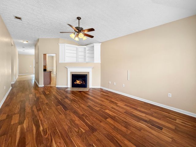 2490 S Lakeview Drive, Crestview, FL 32536