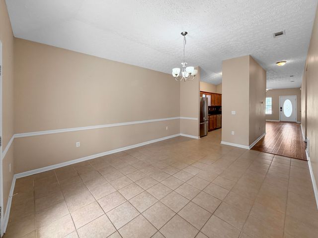 2490 S Lakeview Drive, Crestview, FL 32536