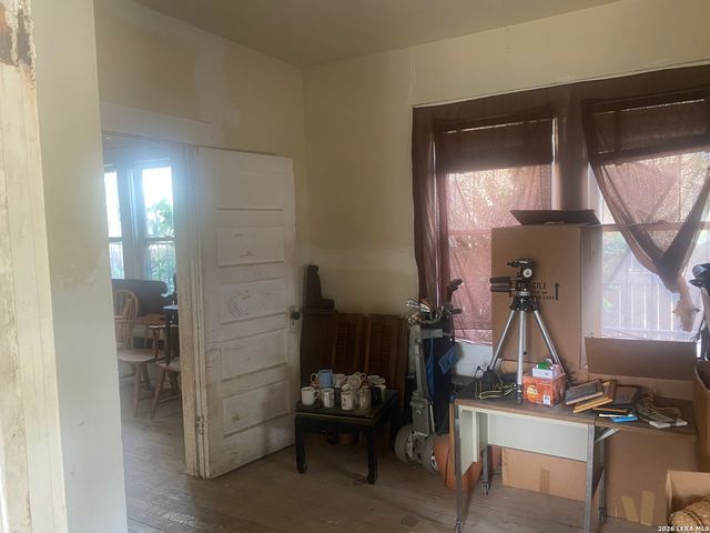 920 Saldana St, San Antonio, TX 78225